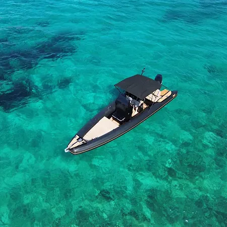 Cycladescharters: Discover Hidden Gems In Paros! Botel Páros